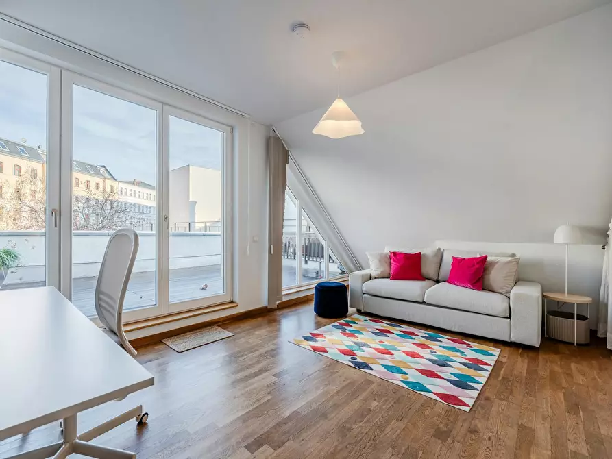 Immagine 9 di Casa indipendente in affitto  in Auguststraße a Berlin