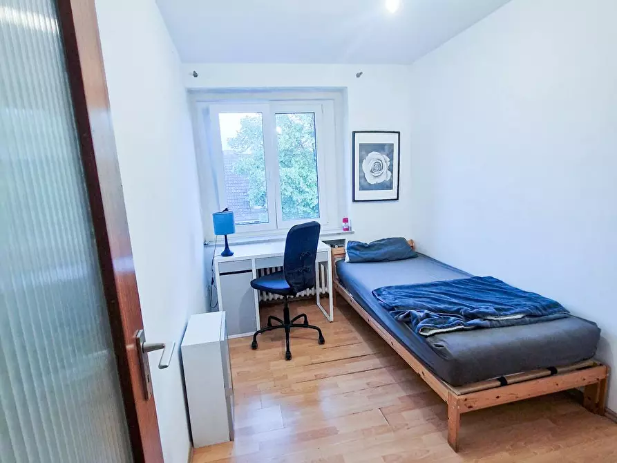 Immagine 3 di Camera in affitto  in Volmerswerther Straße a Düsseldorf
