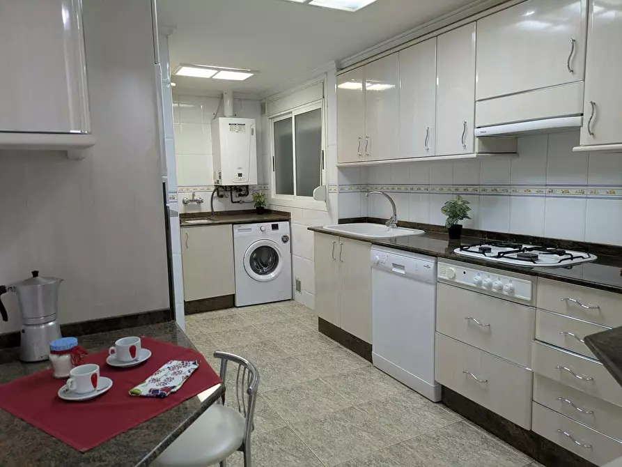 Immagine 10 di Camera in affitto  in Carrer de Lleida a Valencia