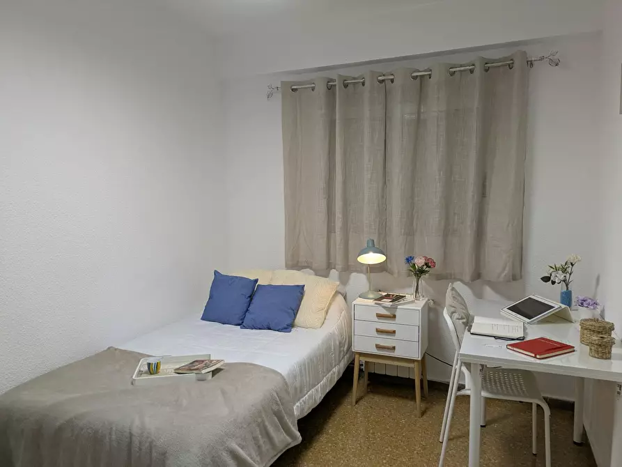 Immagine 1 di Camera in affitto  in Carrer de Lleida a Valencia