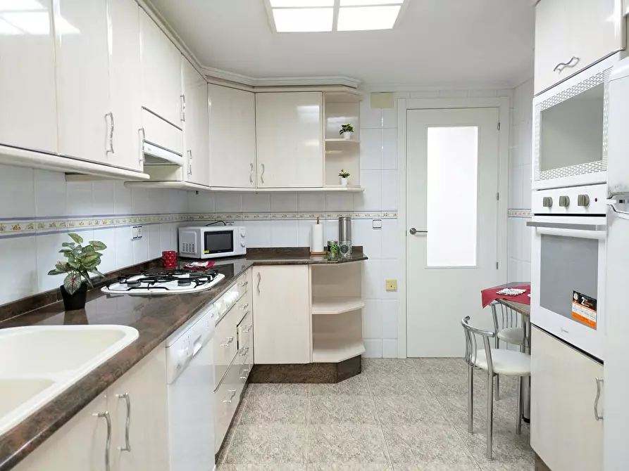 Immagine 7 di Camera in affitto  in Carrer de Lleida a Valencia