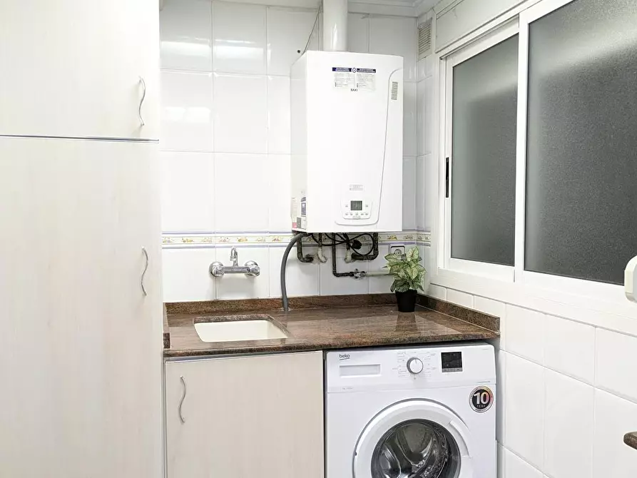 Immagine 6 di Camera in affitto  in Carrer de Lleida a Valencia