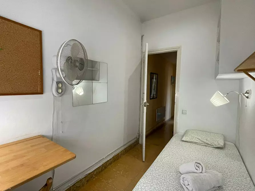 Immagine 3 di Camera in affitto  in Carrer de Terol a Barcelona