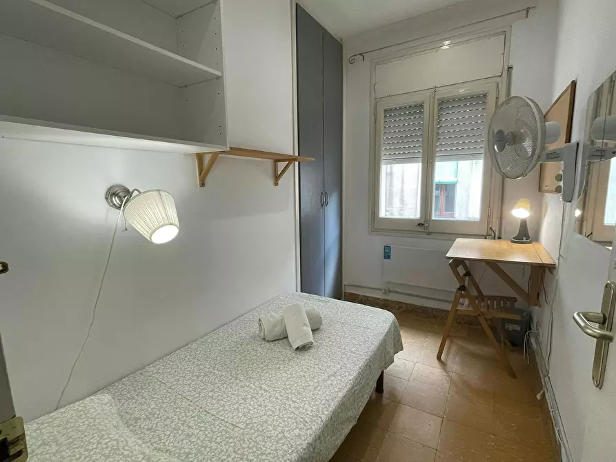 Immagine 1 di Camera in affitto  in Carrer de Terol a Barcelona