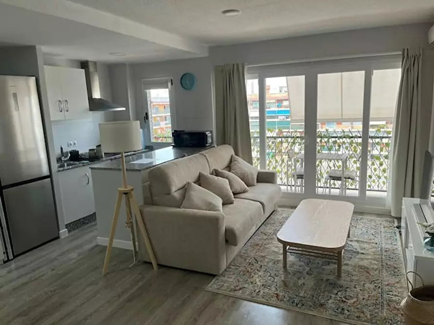 Immagine 1 di Appartamento in affitto  in Carrer del Doctor Manuel Candela a Valencia