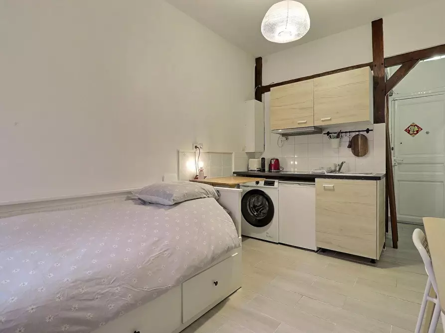 Immagine 4 di Appartamento in affitto  in Rue du Cardinal Lemoine a Paris 05