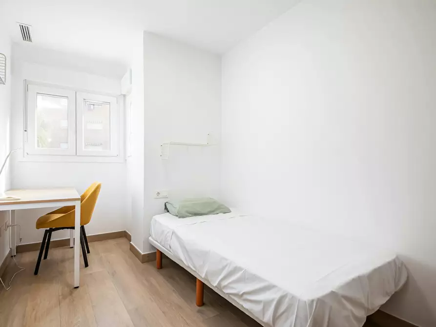 Immagine 2 di Camera in affitto  in Carrer Isabel la Catòlica a Burjassot