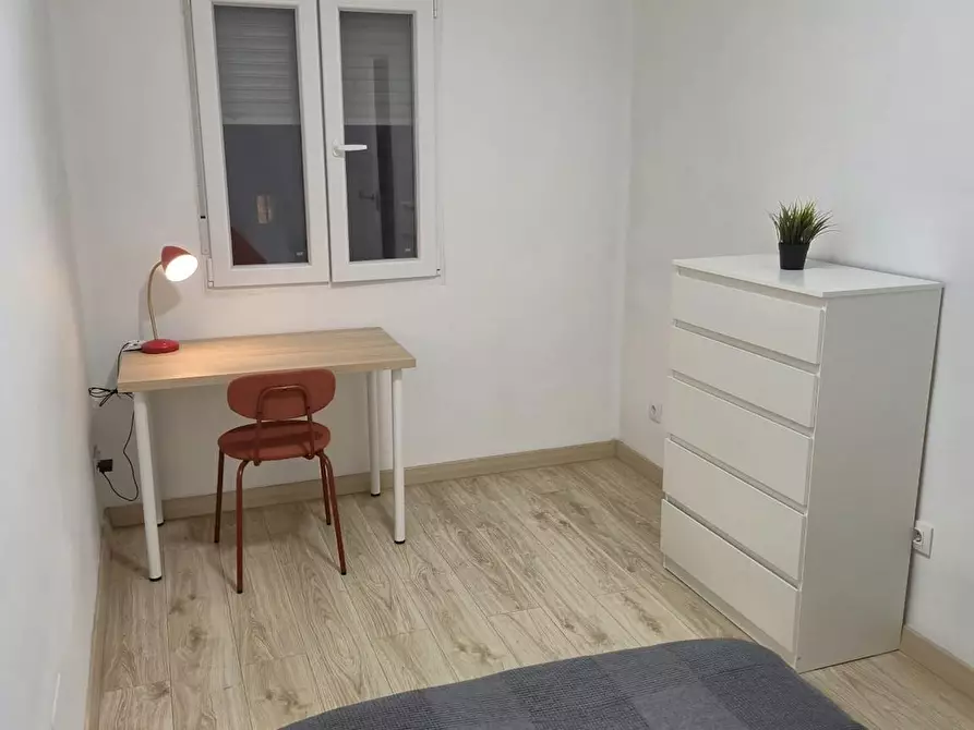 Immagine 9 di Camera in affitto  in Plaça de Roncesvalles a Valencia