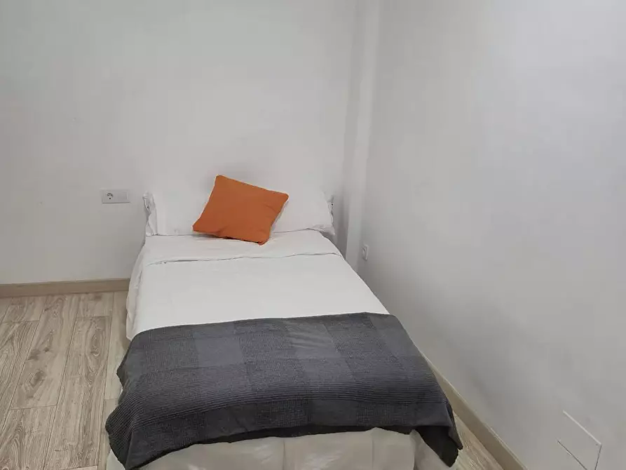 Immagine 7 di Camera in affitto  in Plaça de Roncesvalles a Valencia