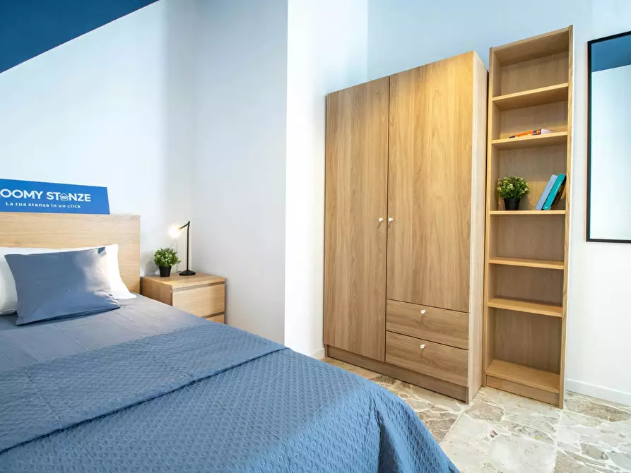 Immagine 1 di Camera in affitto  in Via Riviera a Pavia