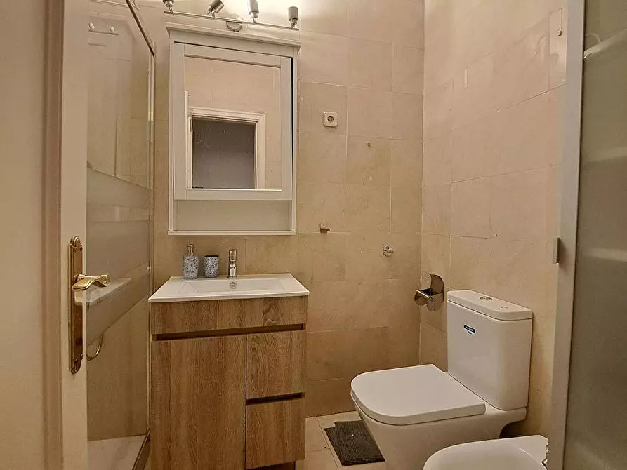 Immagine 2 di Camera in affitto  in Plaza de Isabel II a Madrid