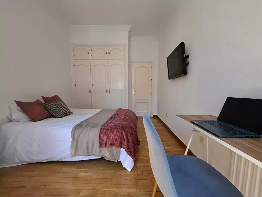 Immagine 1 di Camera in affitto  in Plaza de Isabel II a Madrid