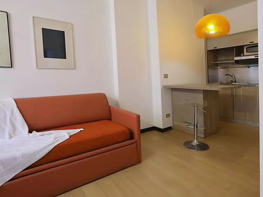 Immagine 4 di Appartamento in affitto  in Via Ippolito Nievo a Milano