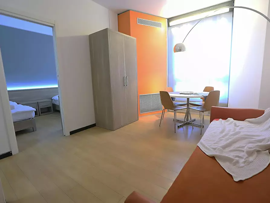 Immagine 5 di Appartamento in affitto  in Via Ippolito Nievo a Milano