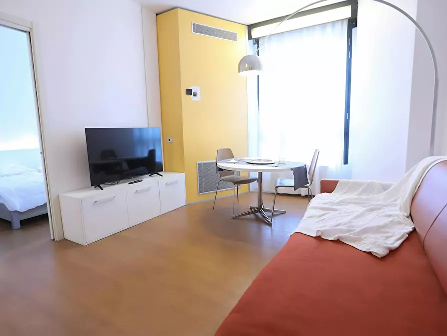 Immagine 6 di Appartamento in affitto  in Via Ippolito Nievo a Milano