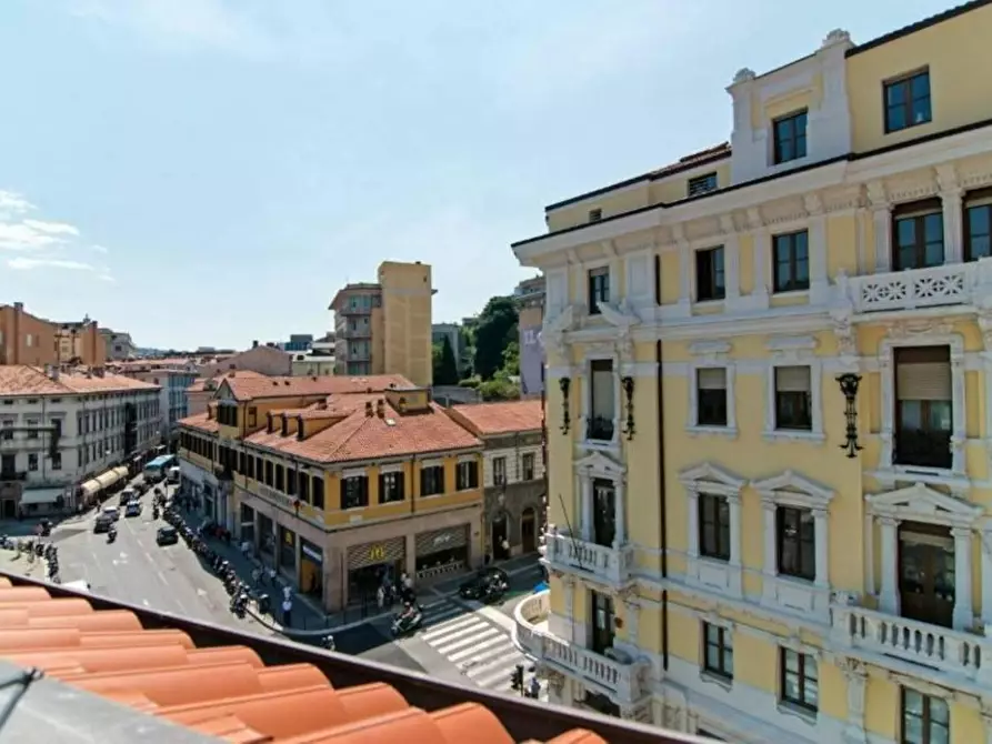 Immagine 5 di Appartamento in affitto  in Piazza Carlo Goldoni a Trieste