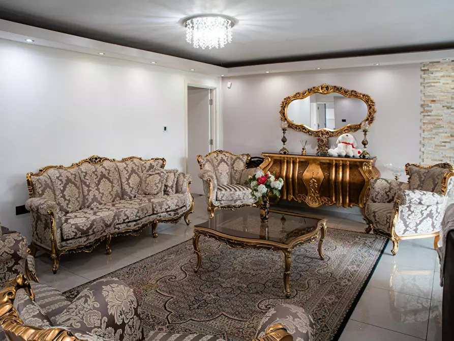 Immagine 3 di Casa indipendente in affitto  in Saint Austell Road a 