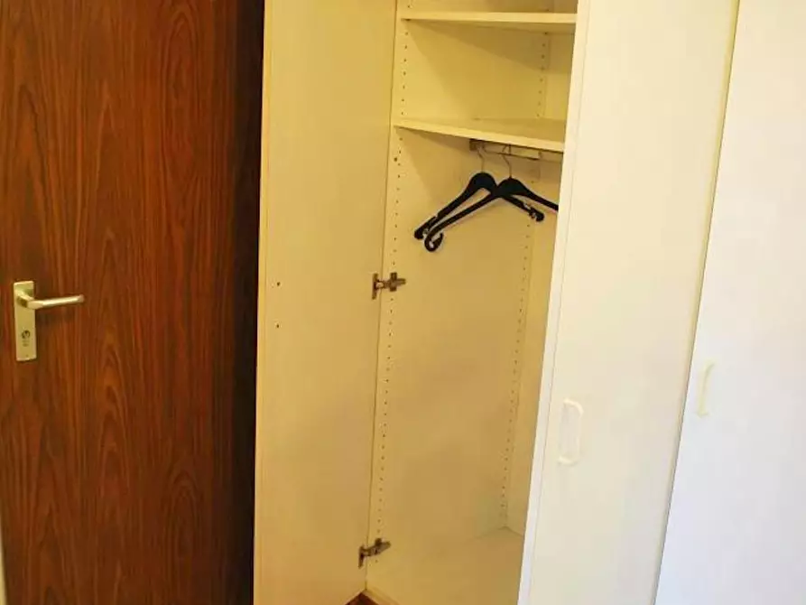 Immagine 3 di Appartamento in affitto  in Mindener Straße a Düsseldorf