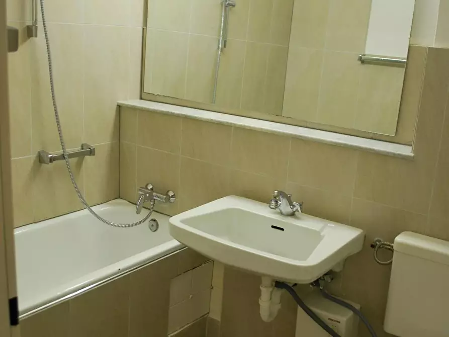 Immagine 6 di Appartamento in affitto  in Mindener Straße a Düsseldorf