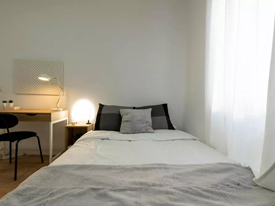 Immagine 2 di Camera in affitto  in Calle de Santa Engracia a Madrid