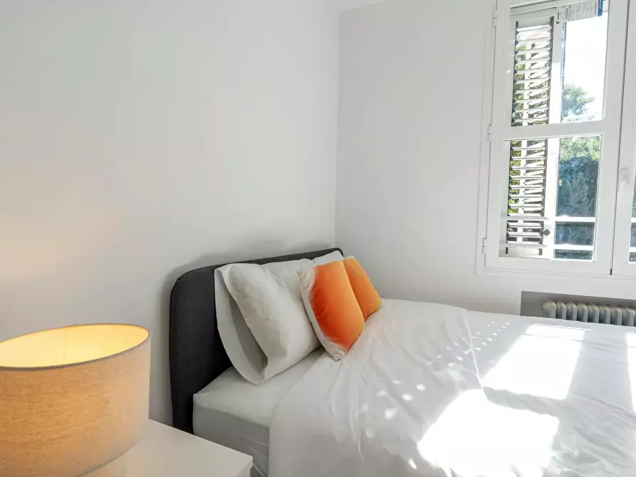 Immagine 5 di Camera in affitto  in Calle de Segovia a Madrid