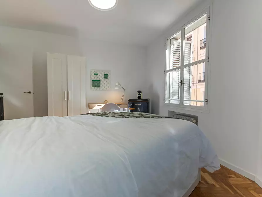 Immagine 5 di Camera in affitto  in Calle de Segovia a Madrid