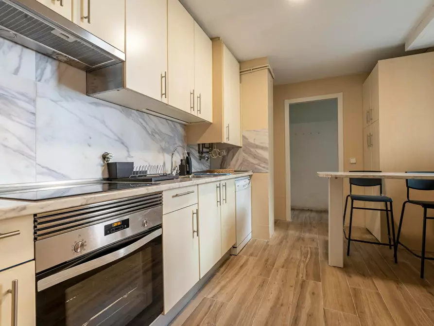 Immagine 10 di Camera in affitto  in Calle de Segovia a Madrid