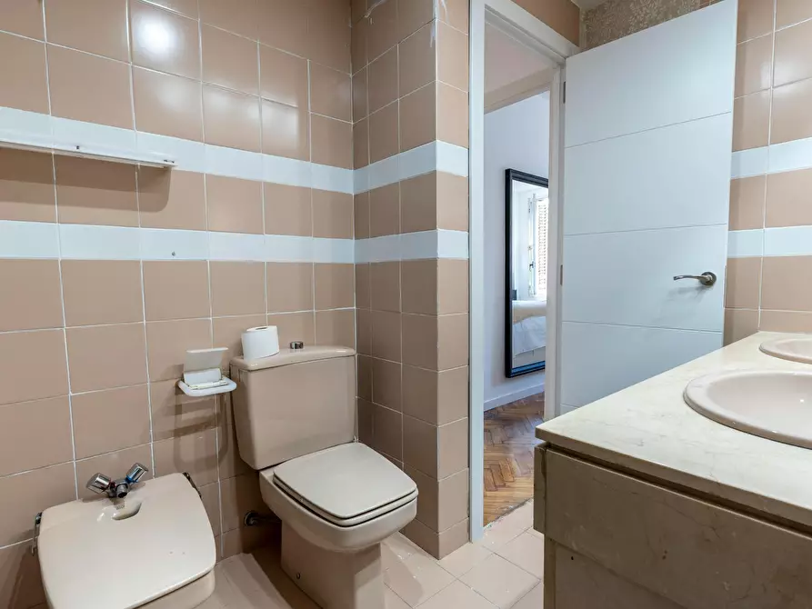 Immagine 8 di Camera in affitto  in Calle de Segovia a Madrid