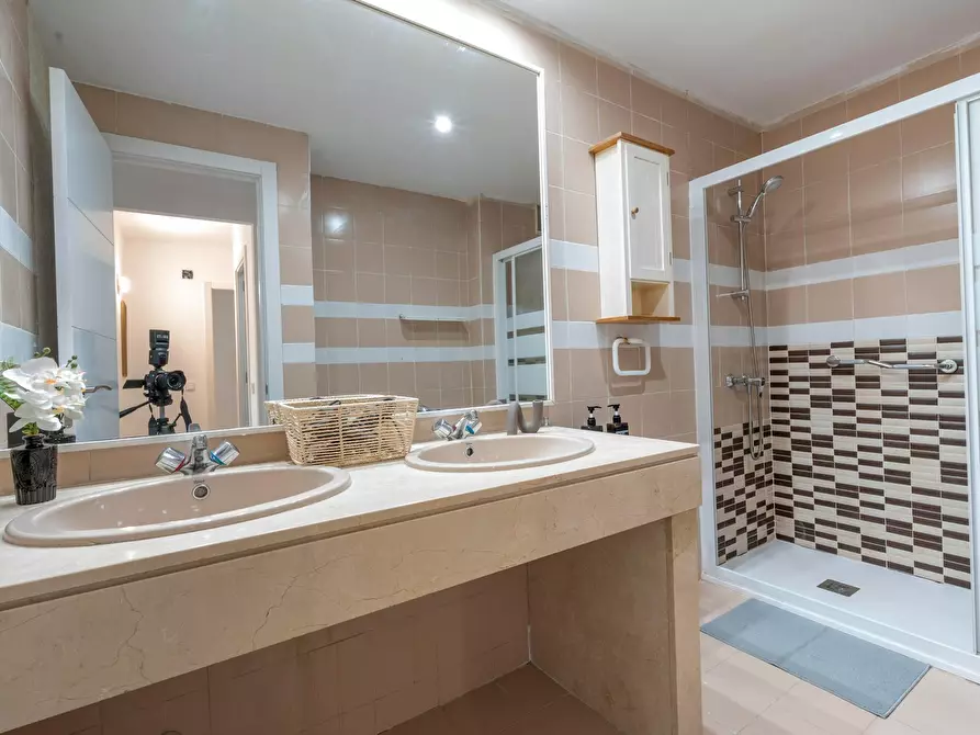 Immagine 10 di Camera in affitto  in Calle de Segovia a Madrid