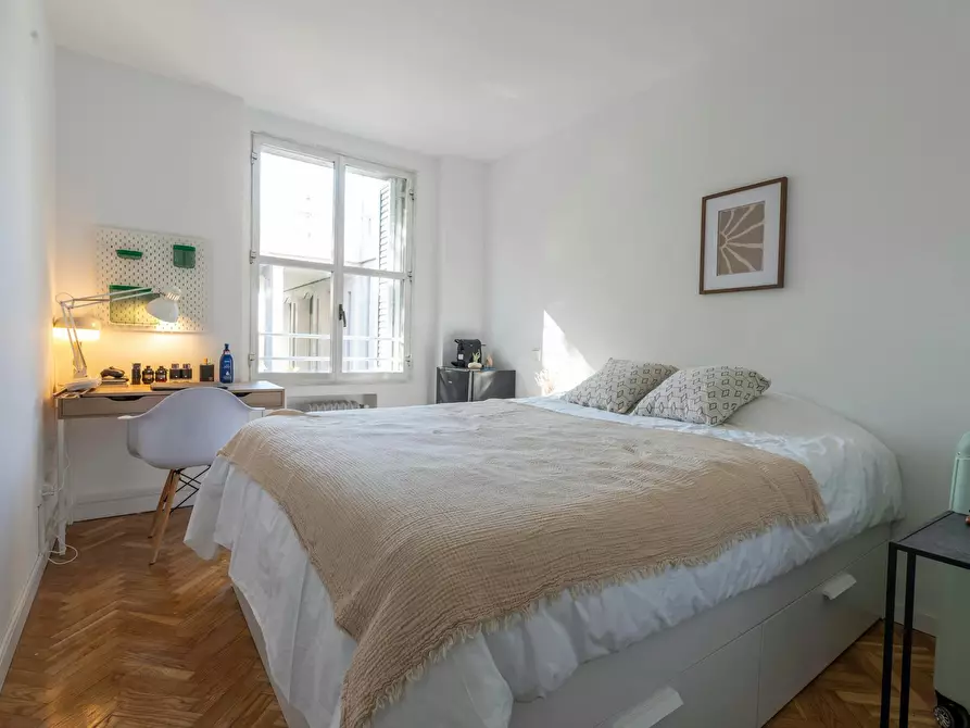 Immagine 1 di Camera in affitto  in Calle de Segovia a Madrid