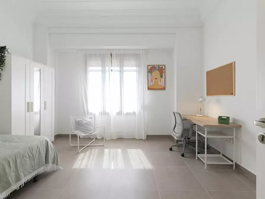 Immagine 1 di Camera in affitto  in Carrer de Guillem de Castro a Valencia