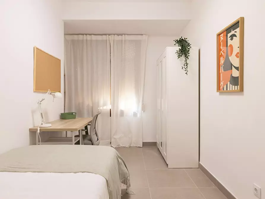 Immagine 1 di Camera in affitto  in Carrer de Guillem de Castro a Valencia