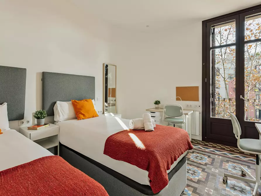 Immagine 1 di Camera in affitto  in Carrer de Balmes a Barcelona