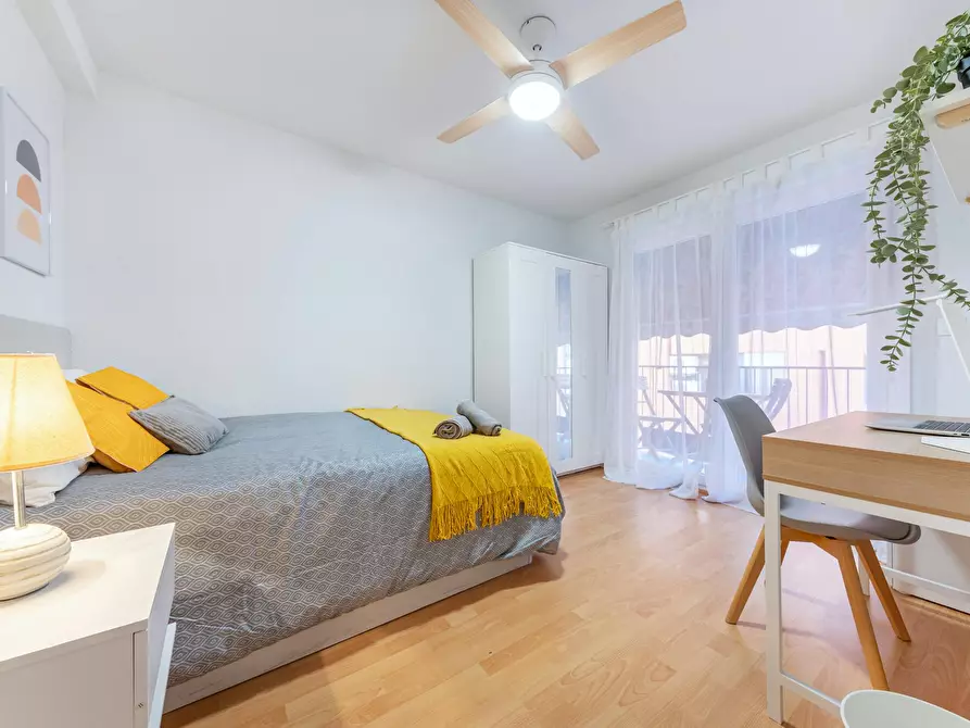 Immagine 1 di Camera in affitto  in Calle General Ros de Olano a Alicante/Alacant