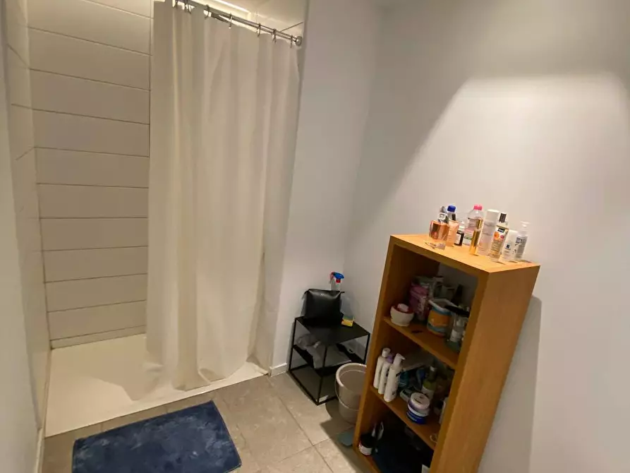 Immagine 4 di Camera in affitto  in Rue Haxo a Marseille