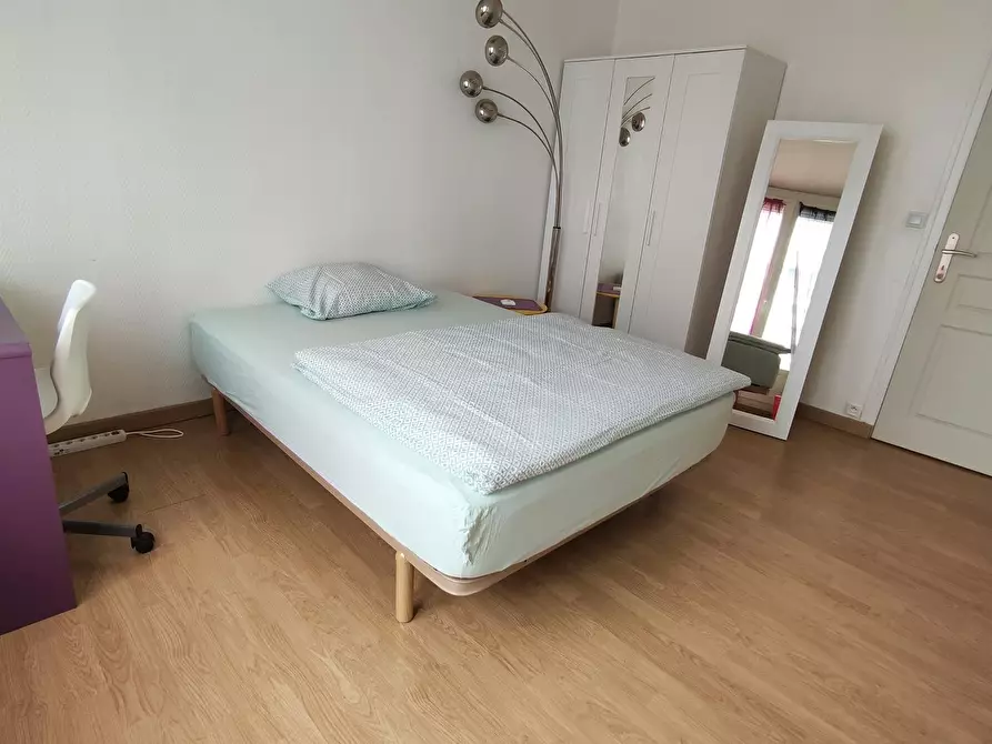Immagine 8 di Camera in affitto  in Rue Larevellière a Angers