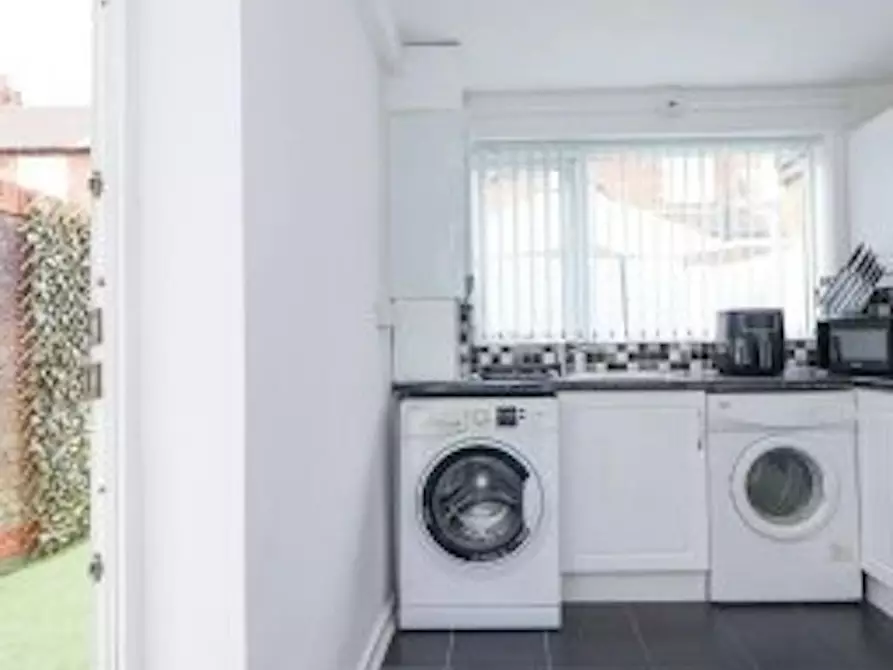 Immagine 10 di Casa indipendente in affitto  in Empress Road a 
