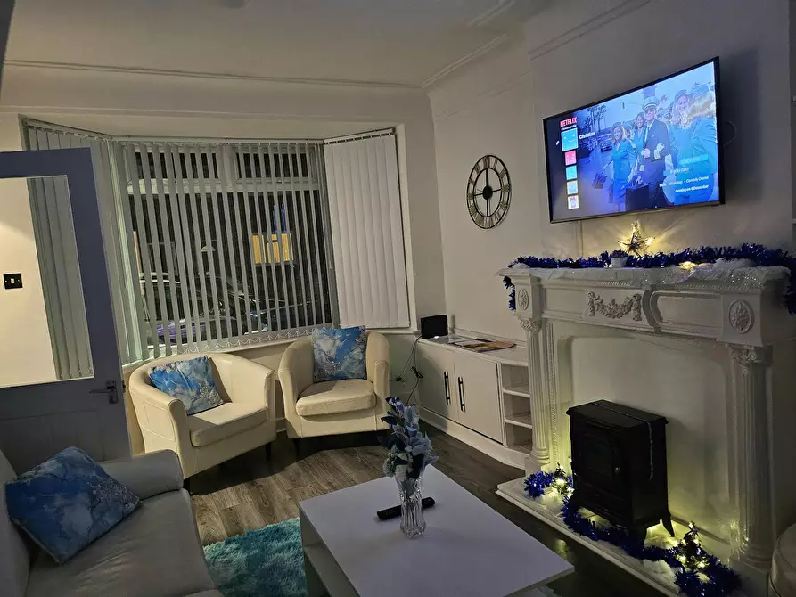 Immagine 3 di Casa indipendente in affitto  in Empress Road a 