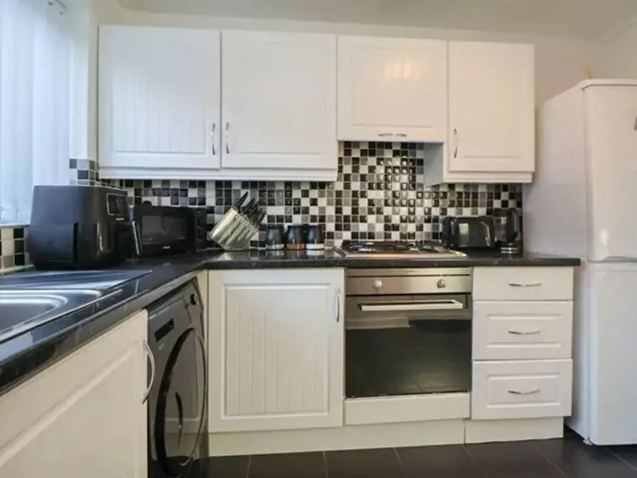 Immagine 9 di Casa indipendente in affitto  in Empress Road a 