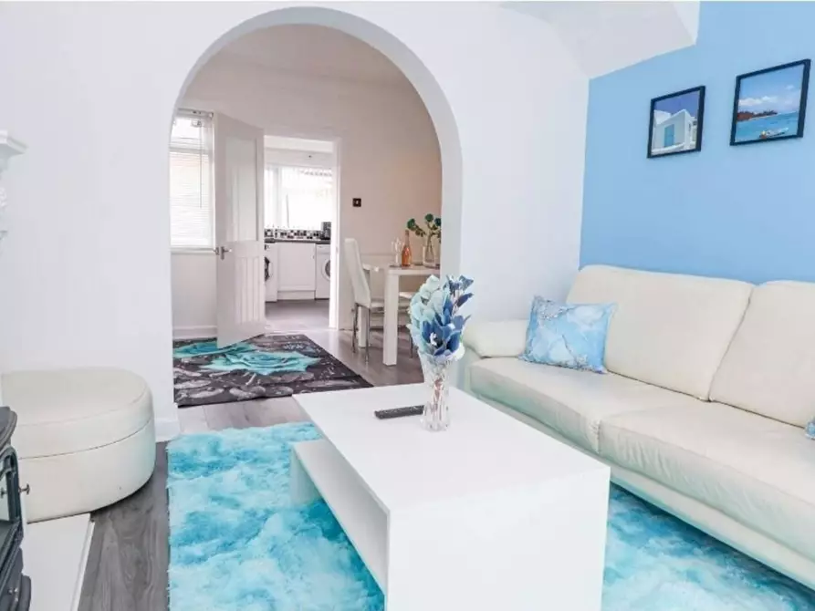 Immagine 2 di Casa indipendente in affitto  in Empress Road a 