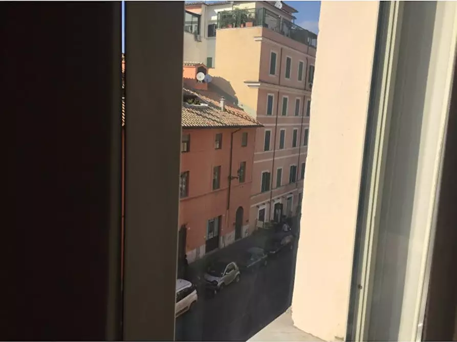 Immagine 8 di Appartamento in affitto  in Via Garibaldi a Roma
