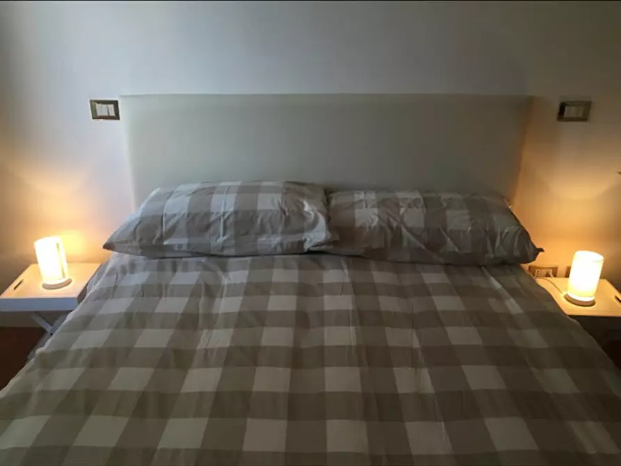 Immagine 9 di Appartamento in affitto  in Via Garibaldi a Roma