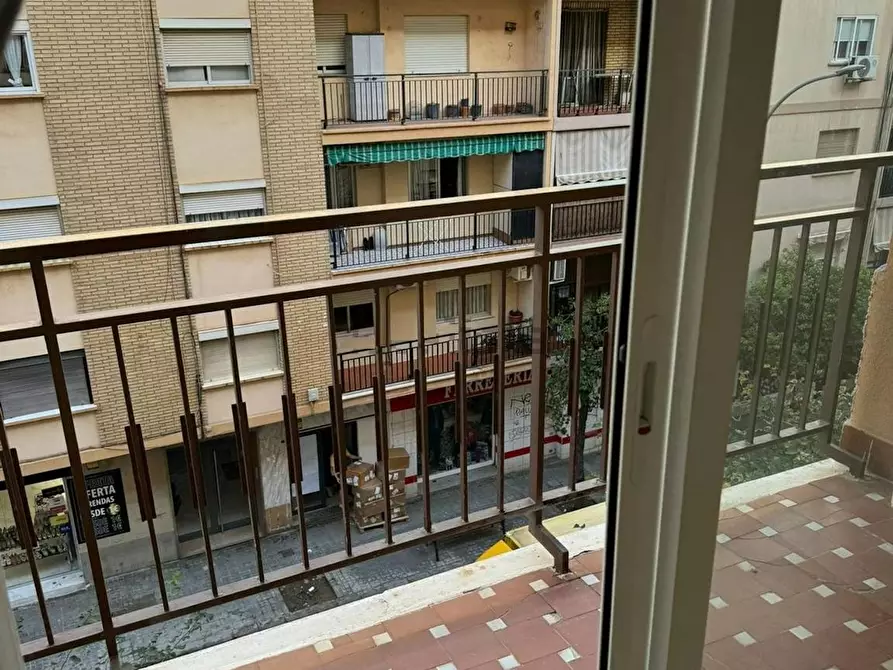 Immagine 3 di Camera in affitto  in Carrer de Pere Cabanes a Valencia