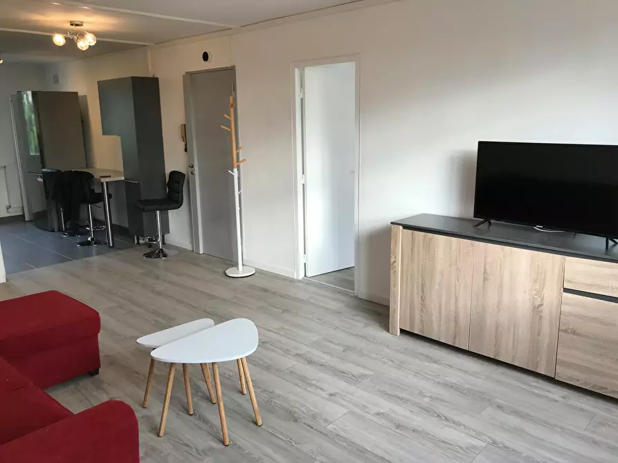 Immagine 1 di Camera in affitto  in Avenue du Bel-Air a Villeurbanne