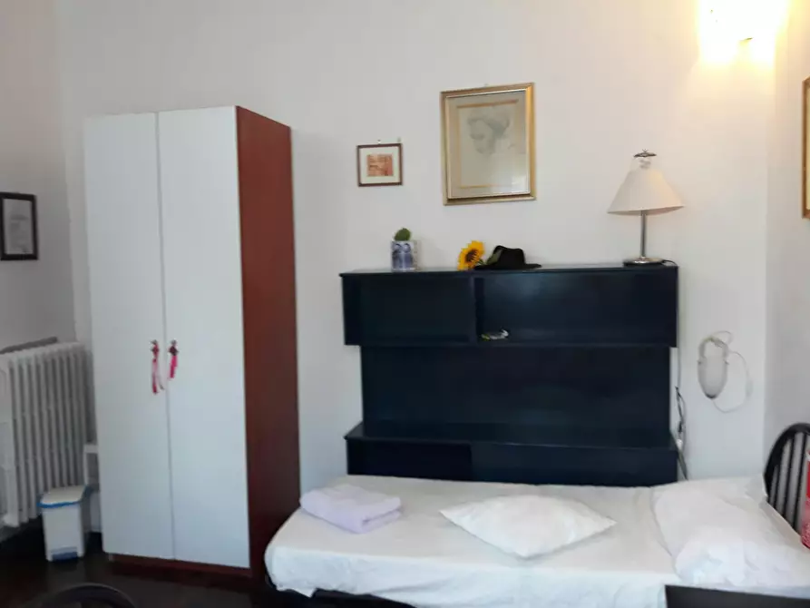 Immagine 4 di Camera in affitto  in Via Giacomo di Mino il Pellicciaio a Siena