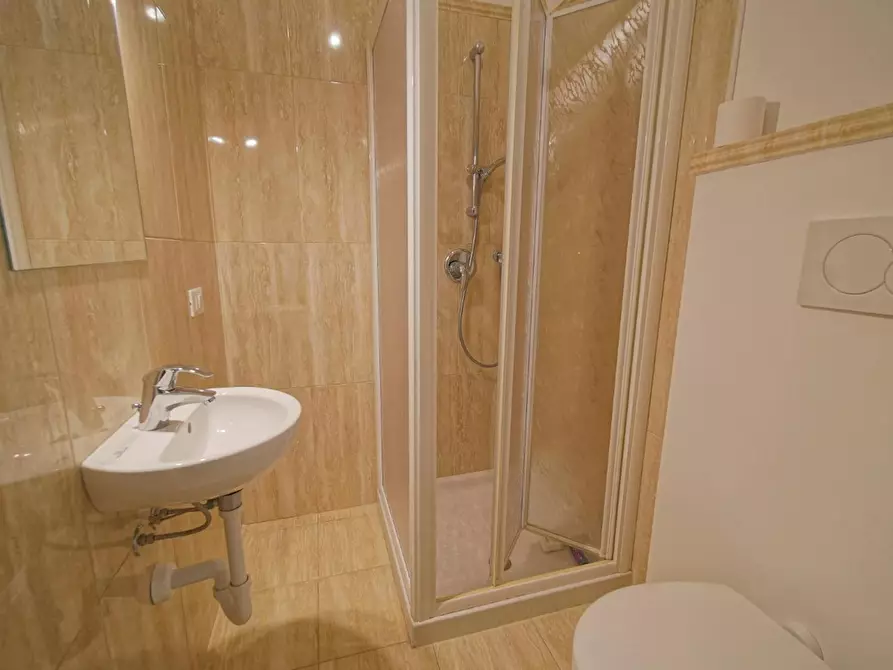 Immagine 7 di Camera in affitto  in Lungadige Catena a Verona