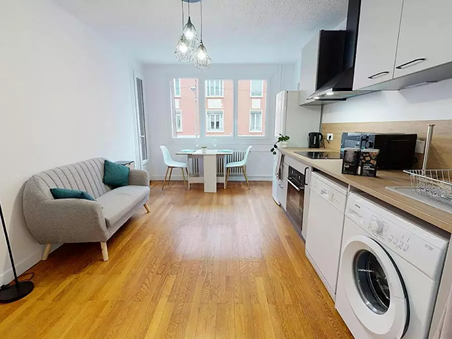 Immagine 4 di Camera in affitto  in Cours Docteur Jean Damidot a Villeurbanne