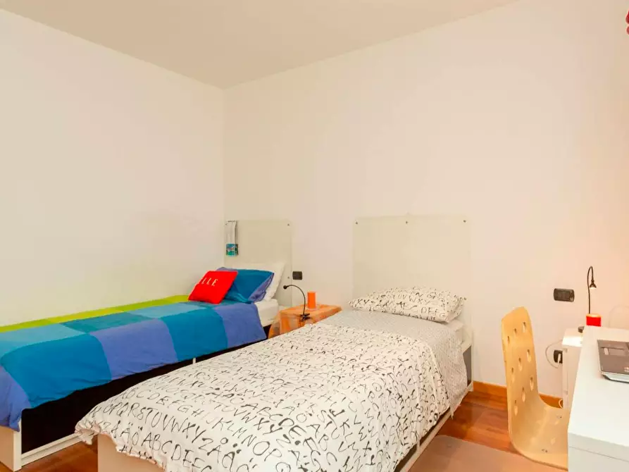 Immagine 4 di Camera condivisa in affitto  in Viale dell'Innovazione a Milano