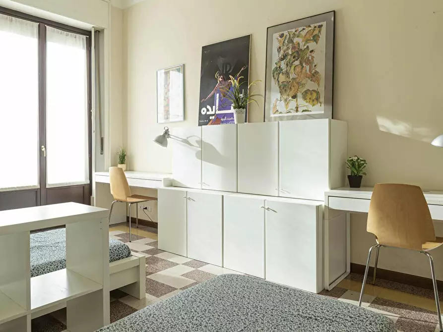 Immagine 2 di Camera condivisa in affitto  in Via degli Imbriani a Milano