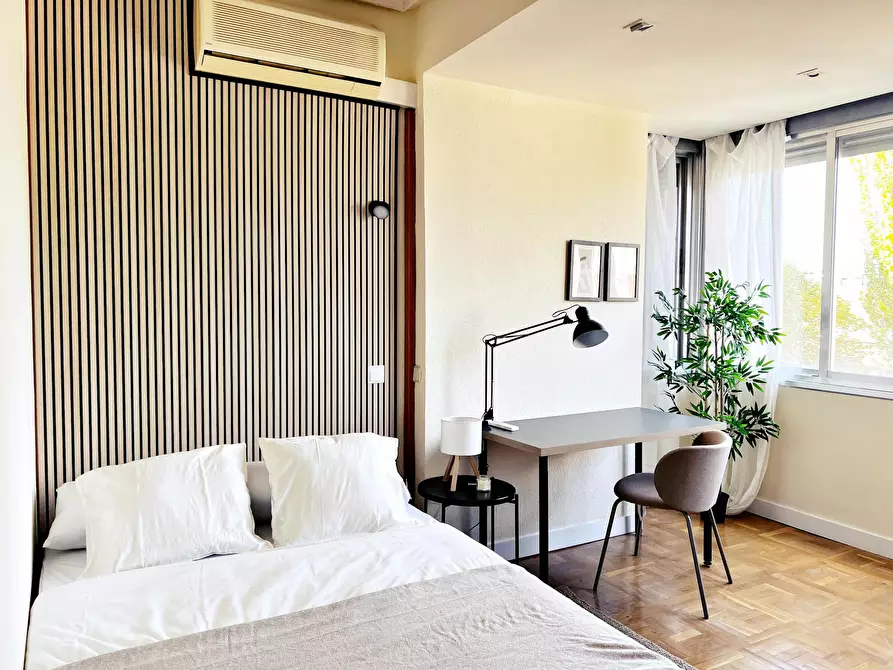 Immagine 1 di Appartamento in affitto  in Avenida de Valladolid a Madrid